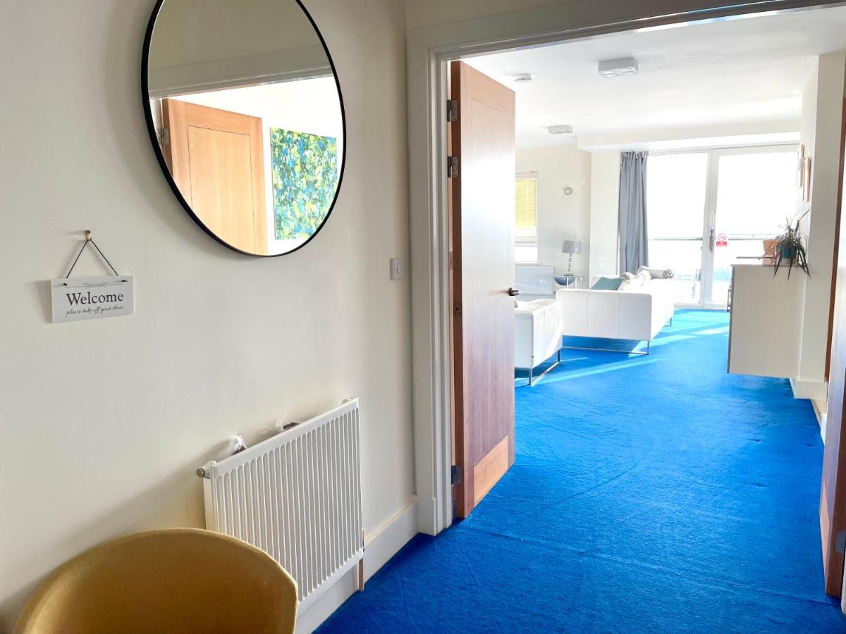 Quay & Sea View Spacious Modern Secure Parking *