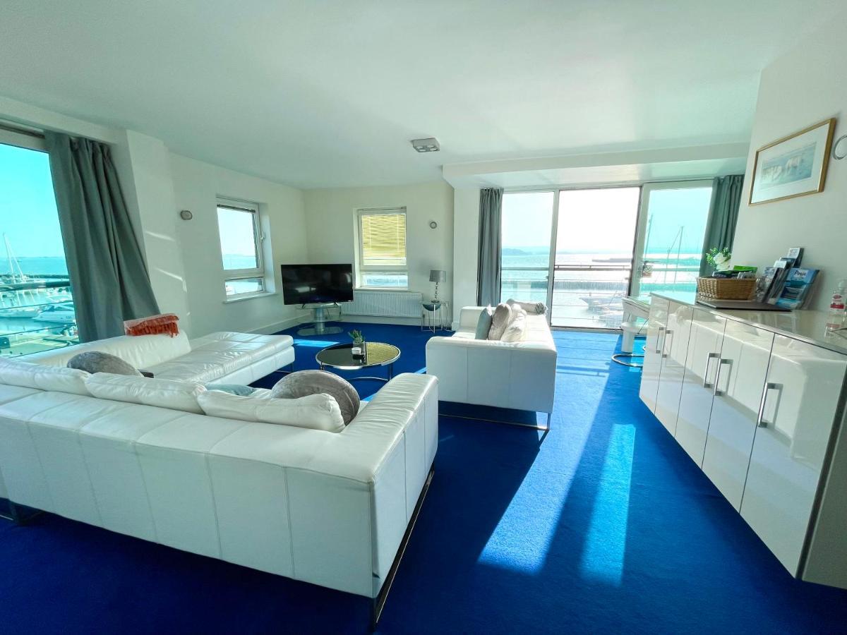 Quay & Sea View Spacious Modern Secure Parking *