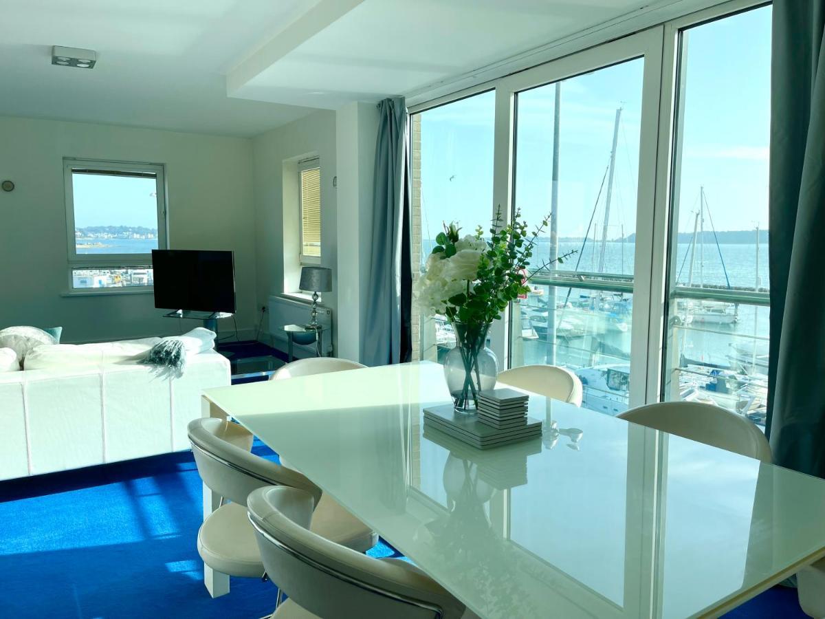 Quay & Sea View Spacious Modern Secure Parking
