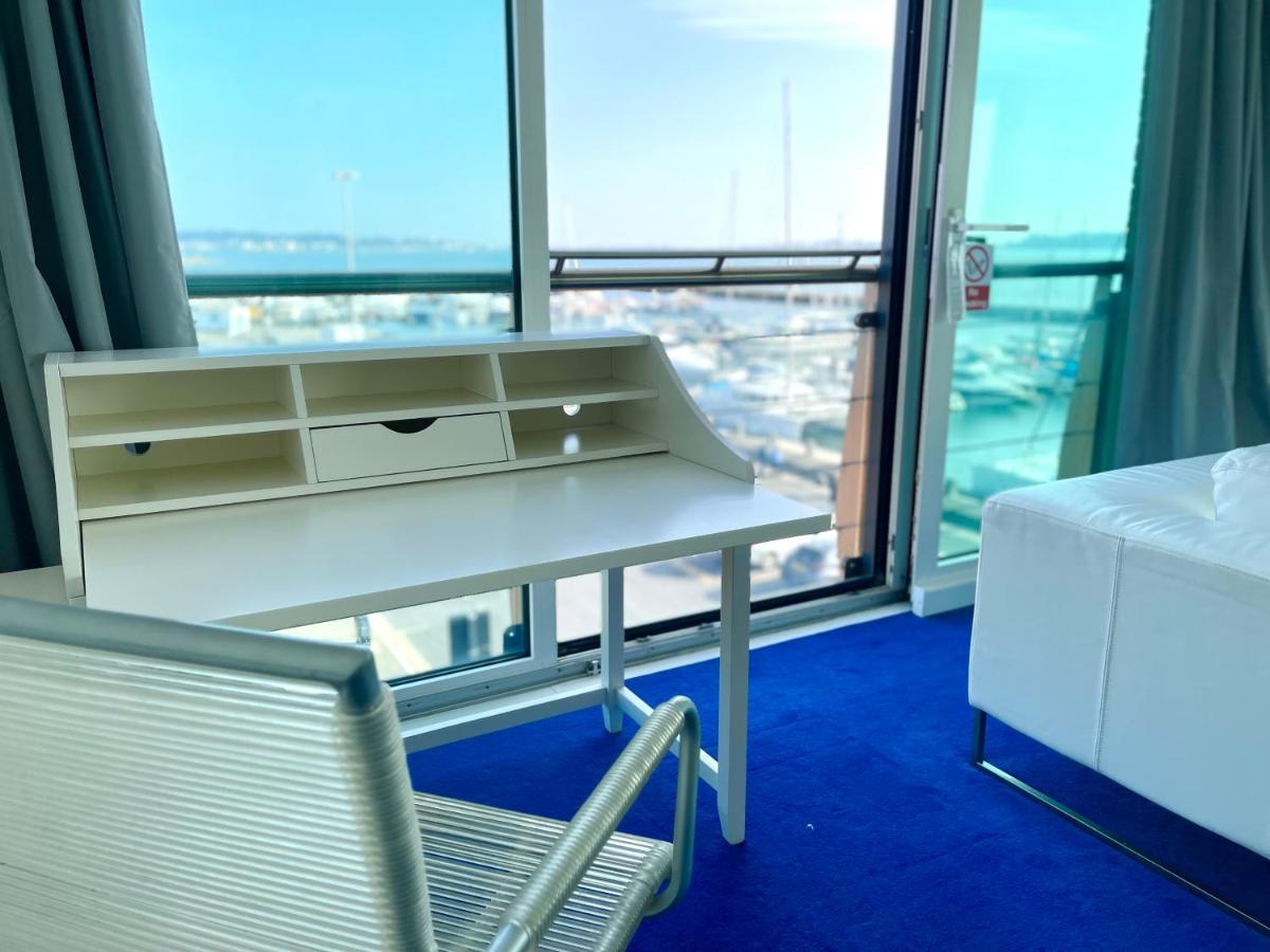 Apartment Quay & Sea View Spacious Modern Secure Parking Poole