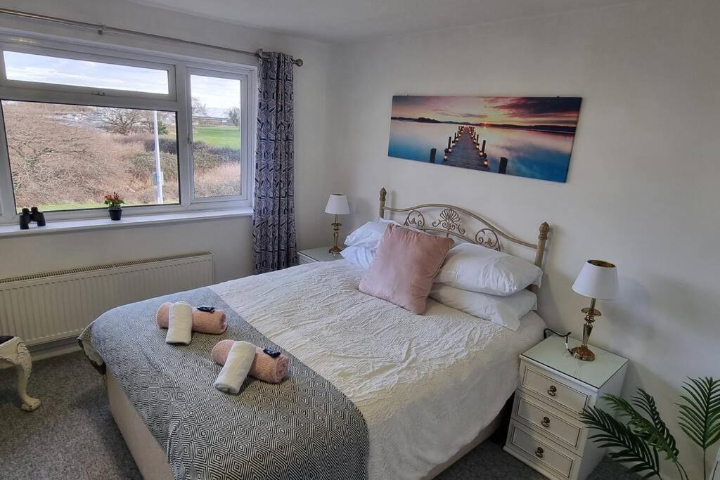 Waterfront - Holes Bay, Poole, Dorset Holiday home *