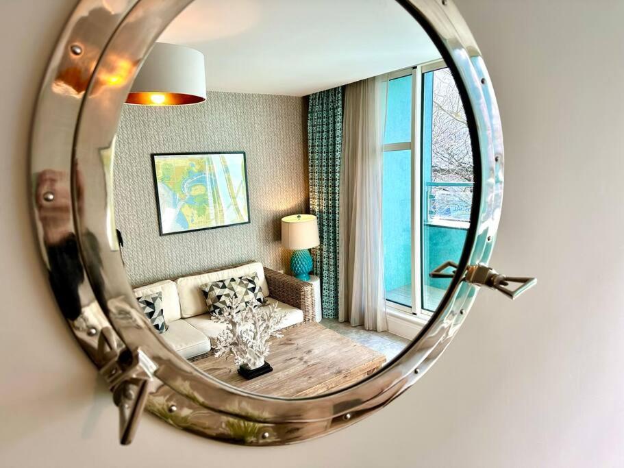 Quayside Haven: Stylish 2-bedroom Near Quay * Poole