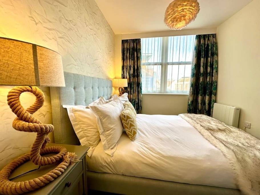 Apartamento Quayside Haven: Stylish 2-bedroom Near Quay Poole