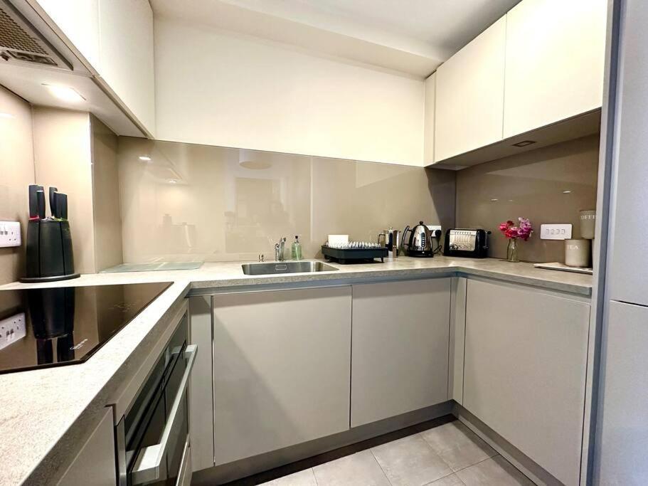 Apartment Quayside Couples Retreat: Poole's Prime Location