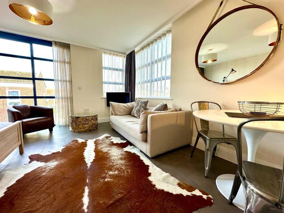 Apartment Quayside Couples Retreat: Poole's Prime Location