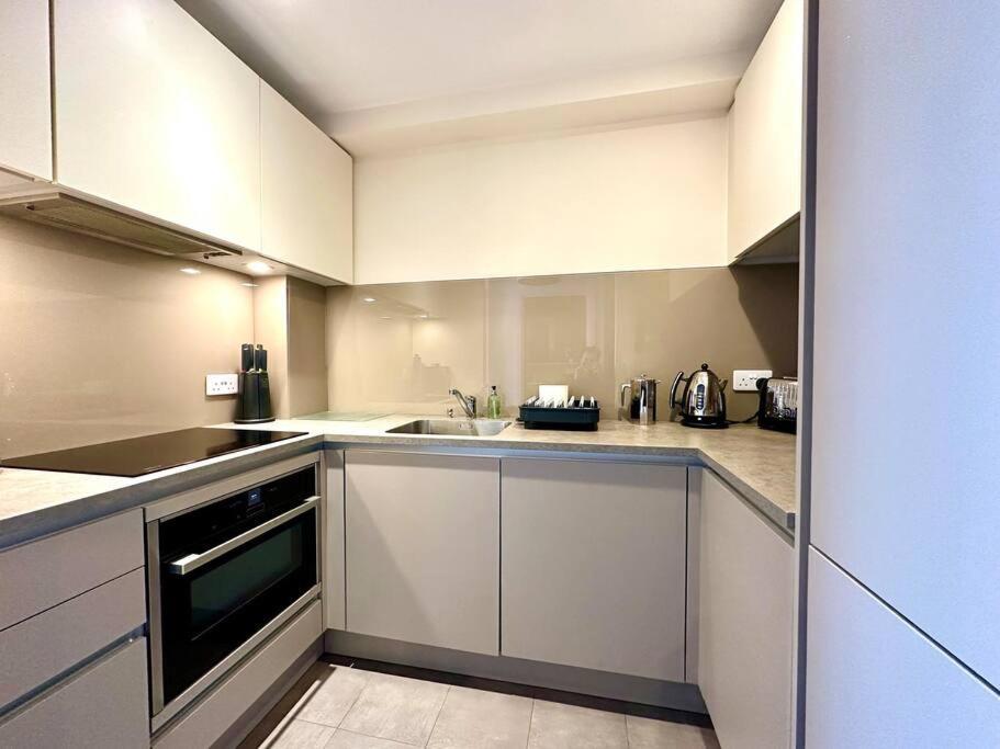 Apartment Quayside Couples Retreat: Poole's Prime Location