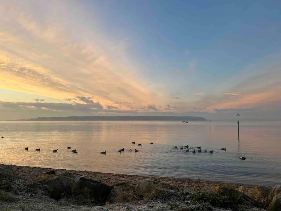 Holiday home The Nook - Cosy Coastal Retreat Near Sandbanks