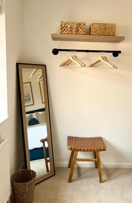 The Nook - Cosy Coastal Retreat Near Sandbanks Holiday home