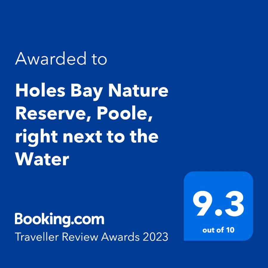Holes Bay Nature Reserve, Poole, Right Next To The Water Holiday home Poole