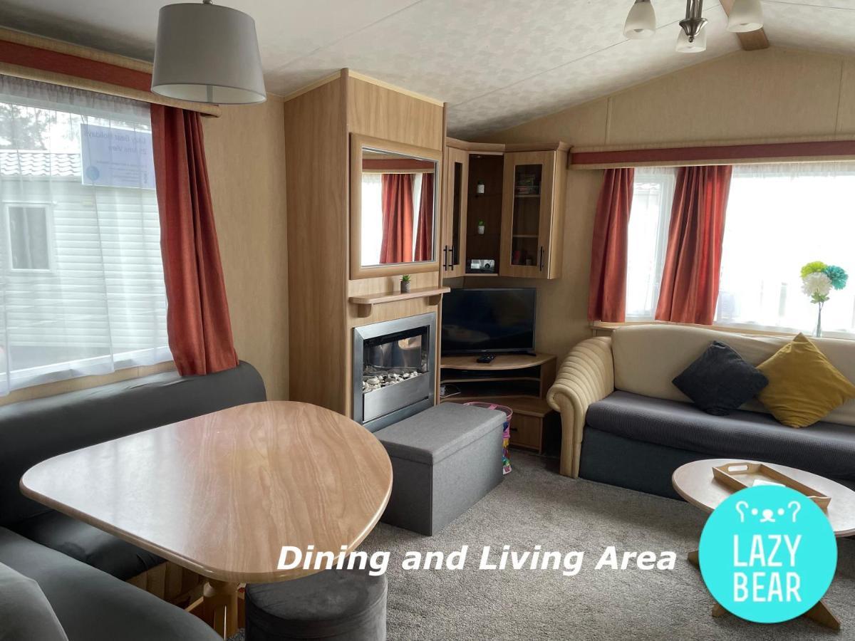 Lazy Bear, 25 Arne View Holiday home