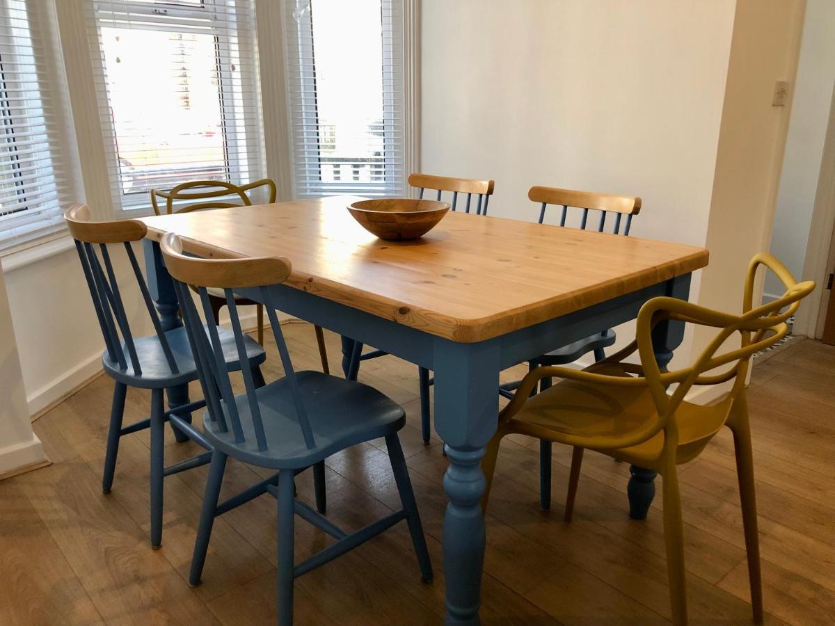 House With Parking, Short Stroll To Quay, Shops And Restaurants