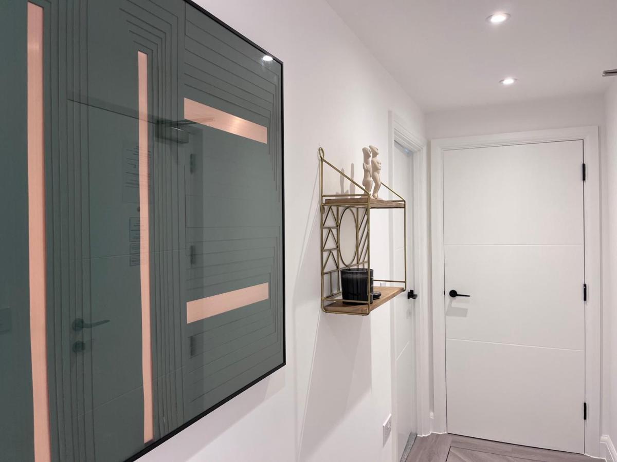 Apartment Aurora Ashley Cross