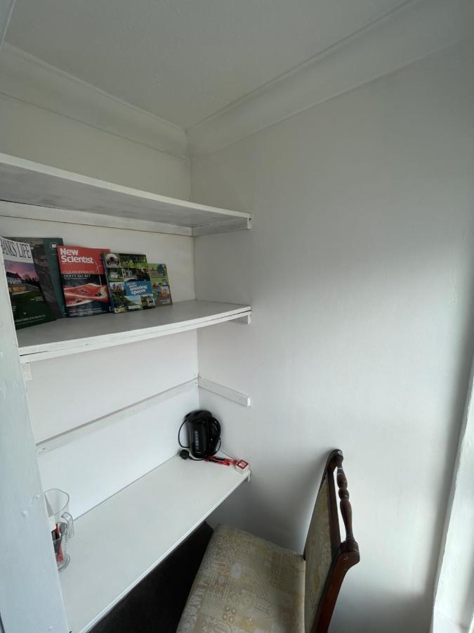 South Coast Guest With Free Parking Homestay