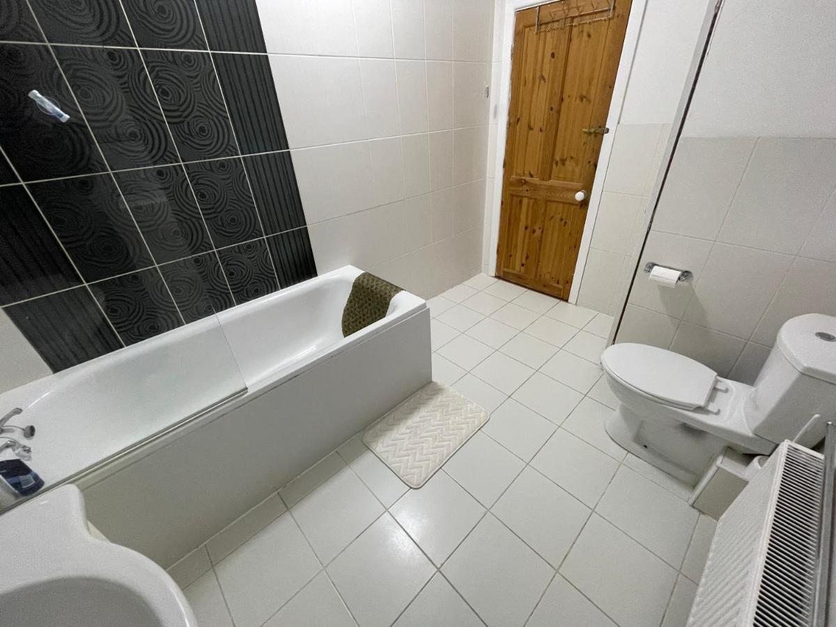 South Coast Guest With Free Parking * Poole