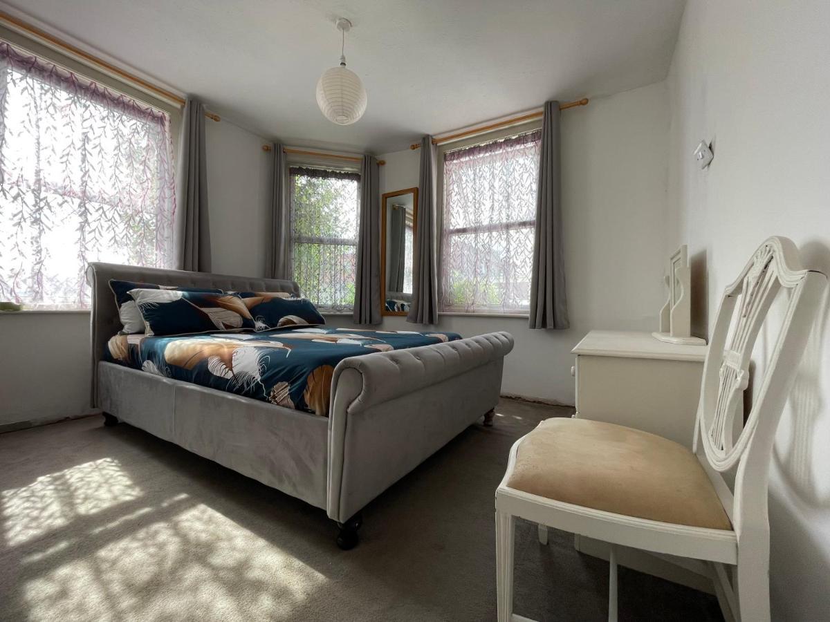South Coast Guest With Free Parking * Poole