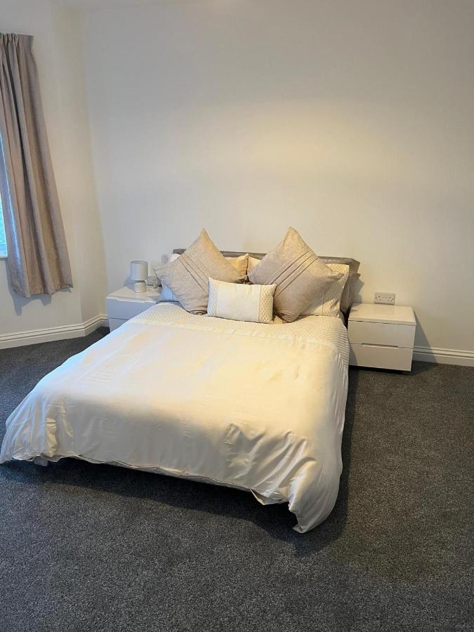 Hugo House * Poole