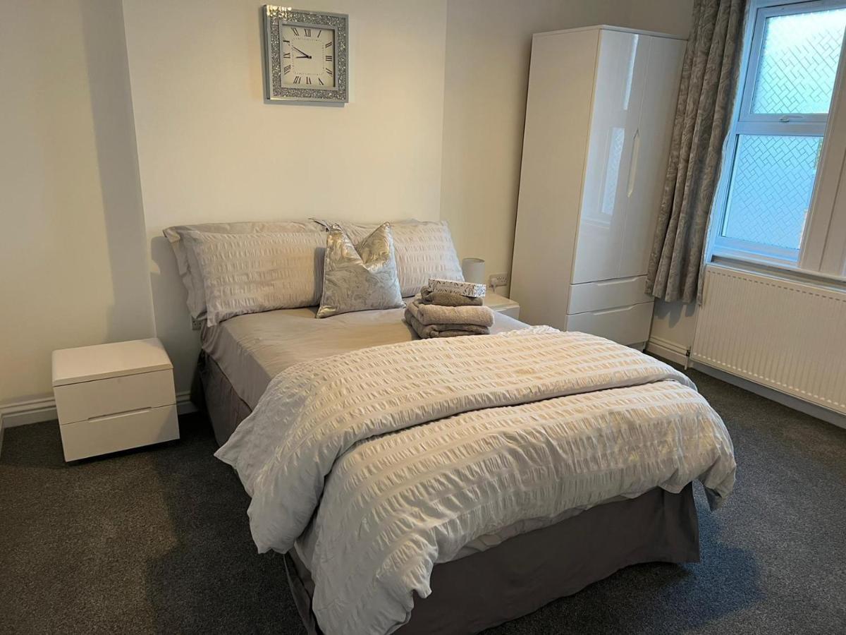 Hugo House Holiday home *