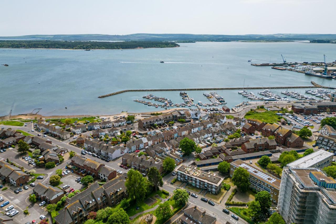 Candle Island View * Poole