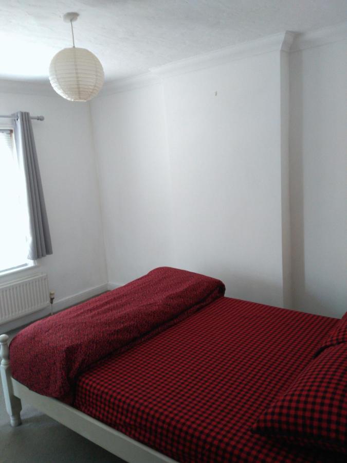 South Coast Guest With Free Parking *