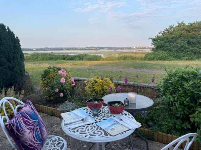 Waterfront - Holes Bay, Poole, Dorset Holiday home