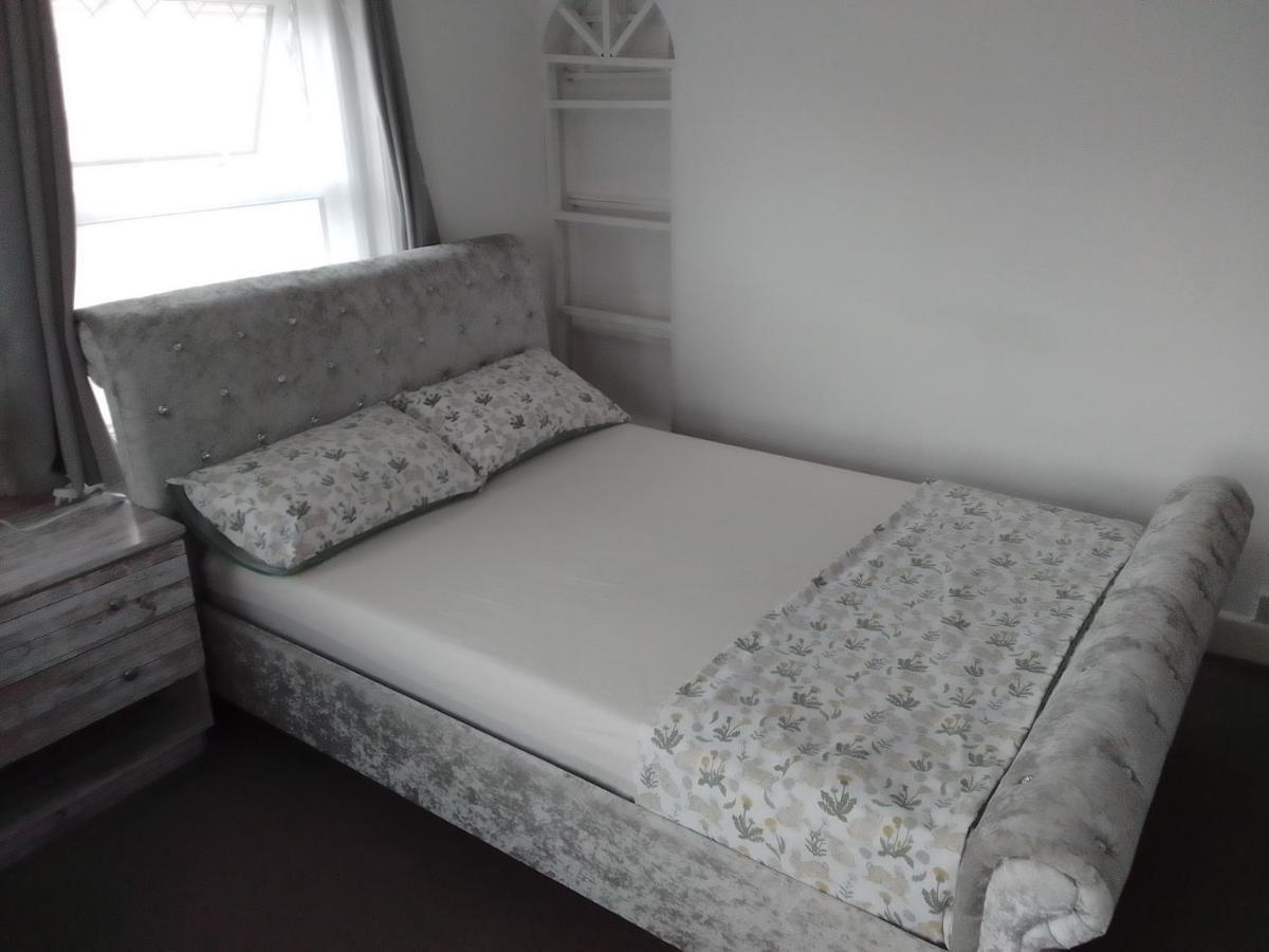 South Coast Guest With Free Parking Homestay Poole