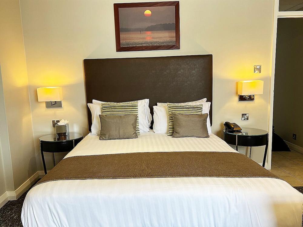 Sandbanks Hotel