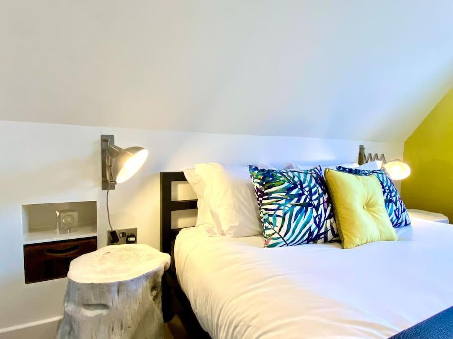 Quayside Cottage: Charming In Poole's Old Town * Poole