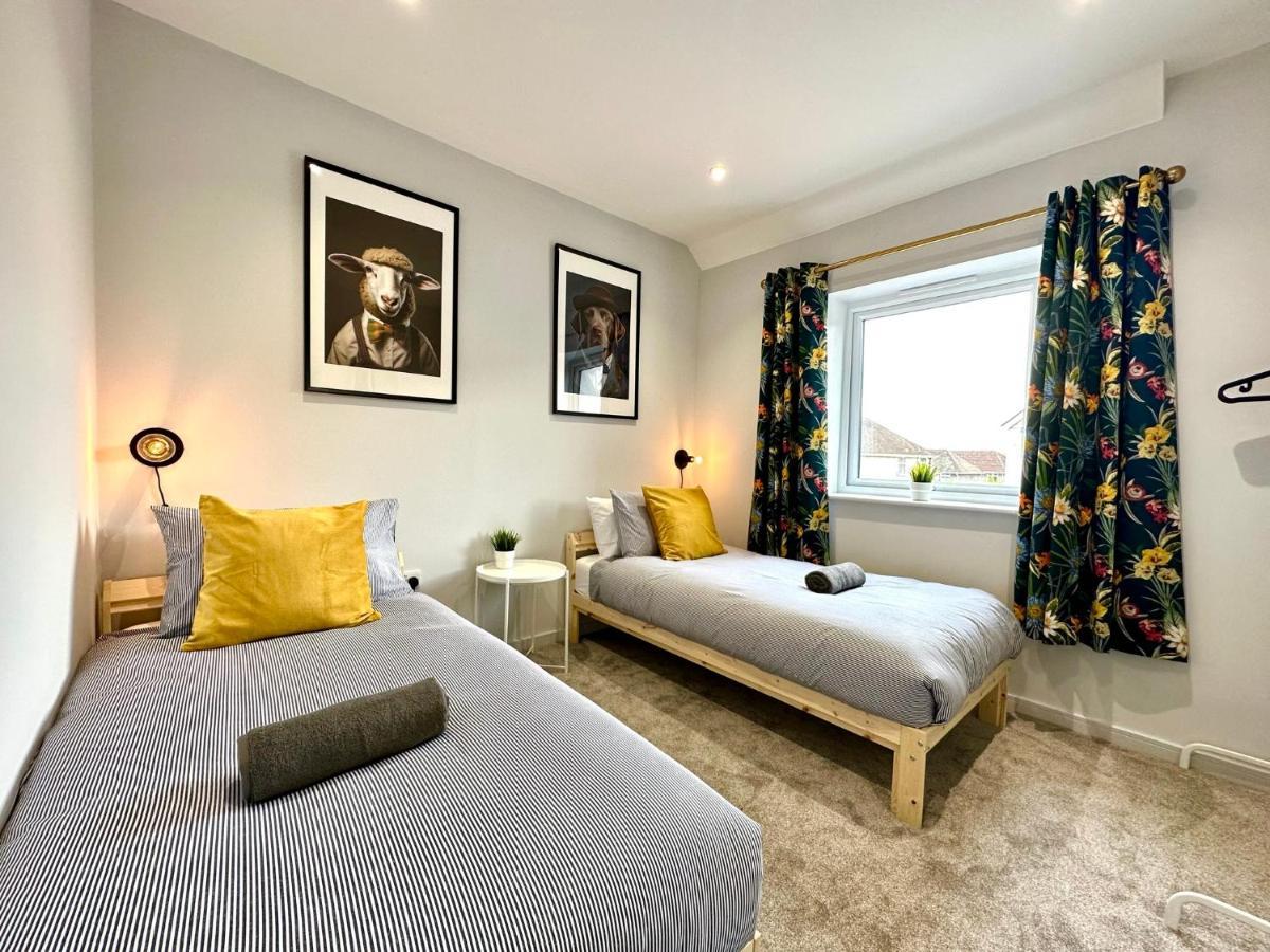 Coastal Haven: 3-bedroom Retreat With Free Parking And Wi-fi Poole