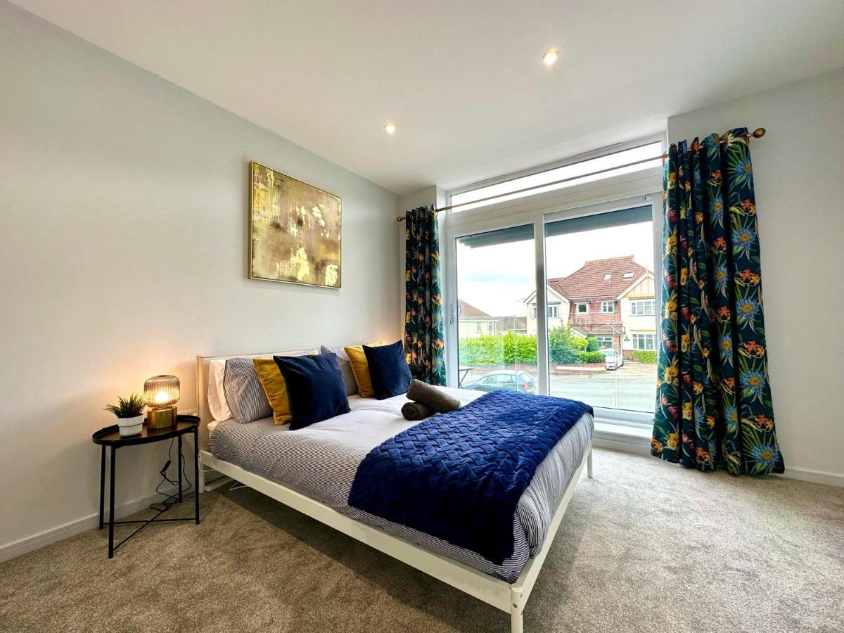 Coastal Haven: 3-bedroom Retreat With Free Parking And Wi-fi *