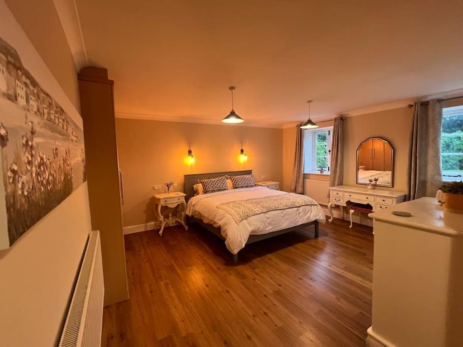 The Annex At Merley Mews