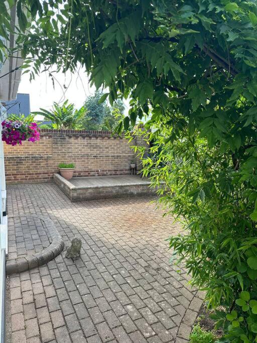 Spindrift, Spacious Bungalow Near Beach Holiday home