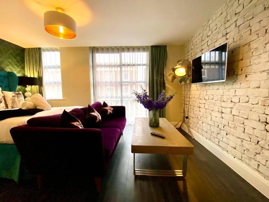 Stunning - Free Parking & Wifi!