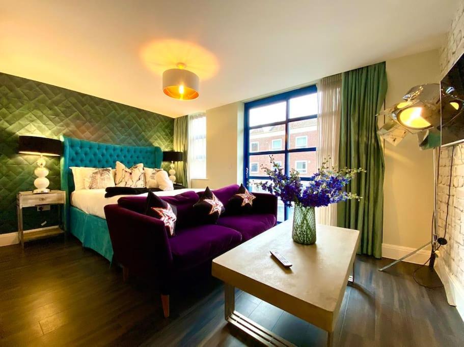 Stunning - Free Parking & Wifi! Apartment Poole
