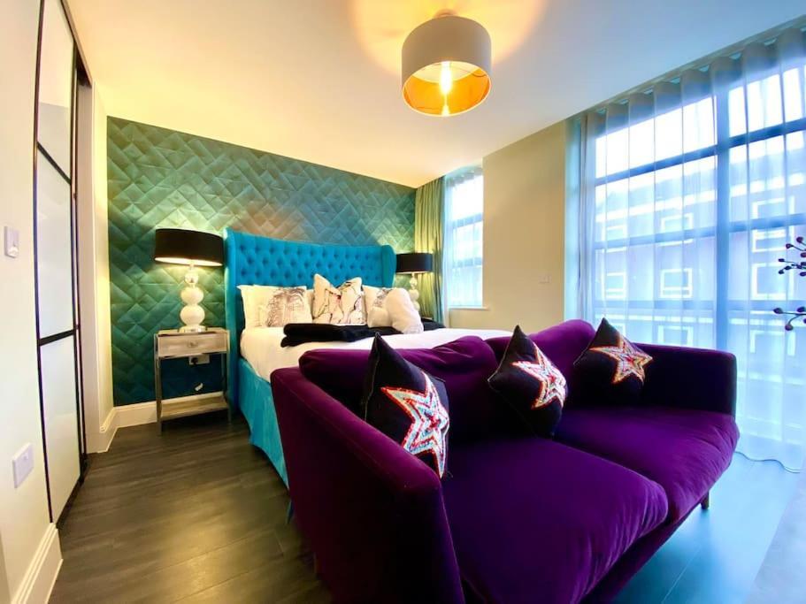 Stunning - Free Parking & Wifi! Apartment