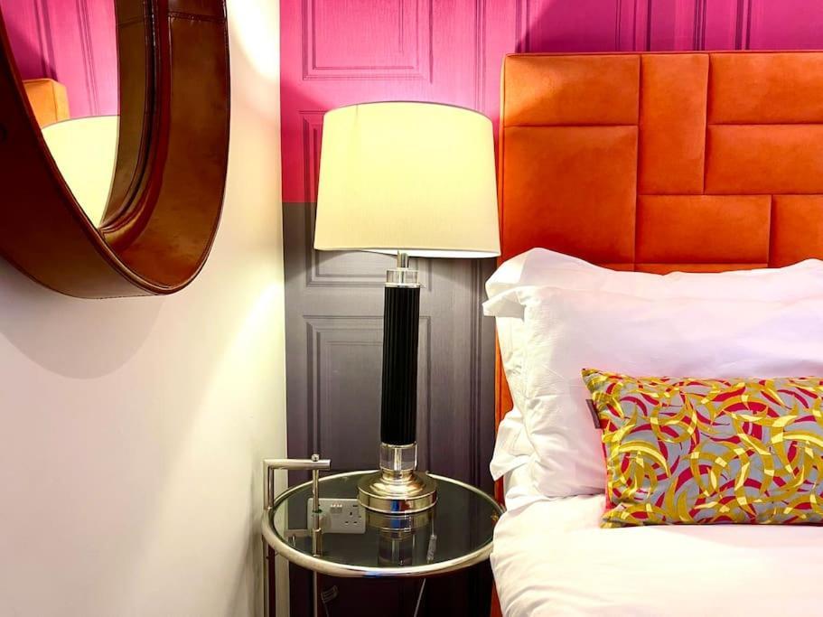 Incredible - Amazing Location - Free Parking & Wifi! Apartment