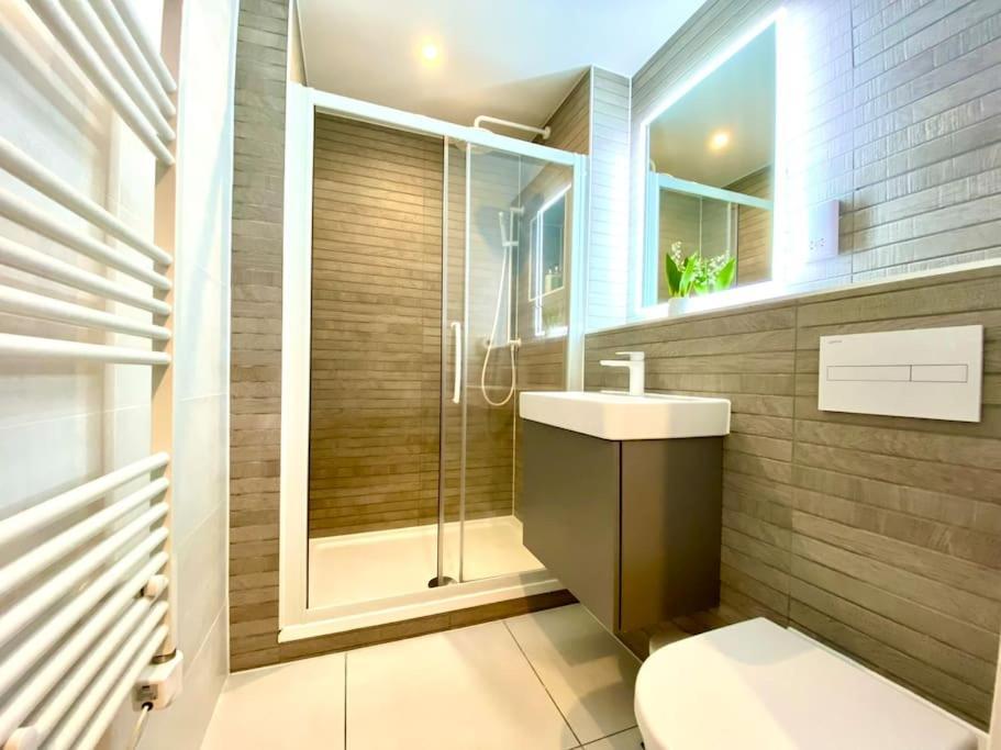 Incredible - Amazing Location - Free Parking & Wifi! Apartment Poole