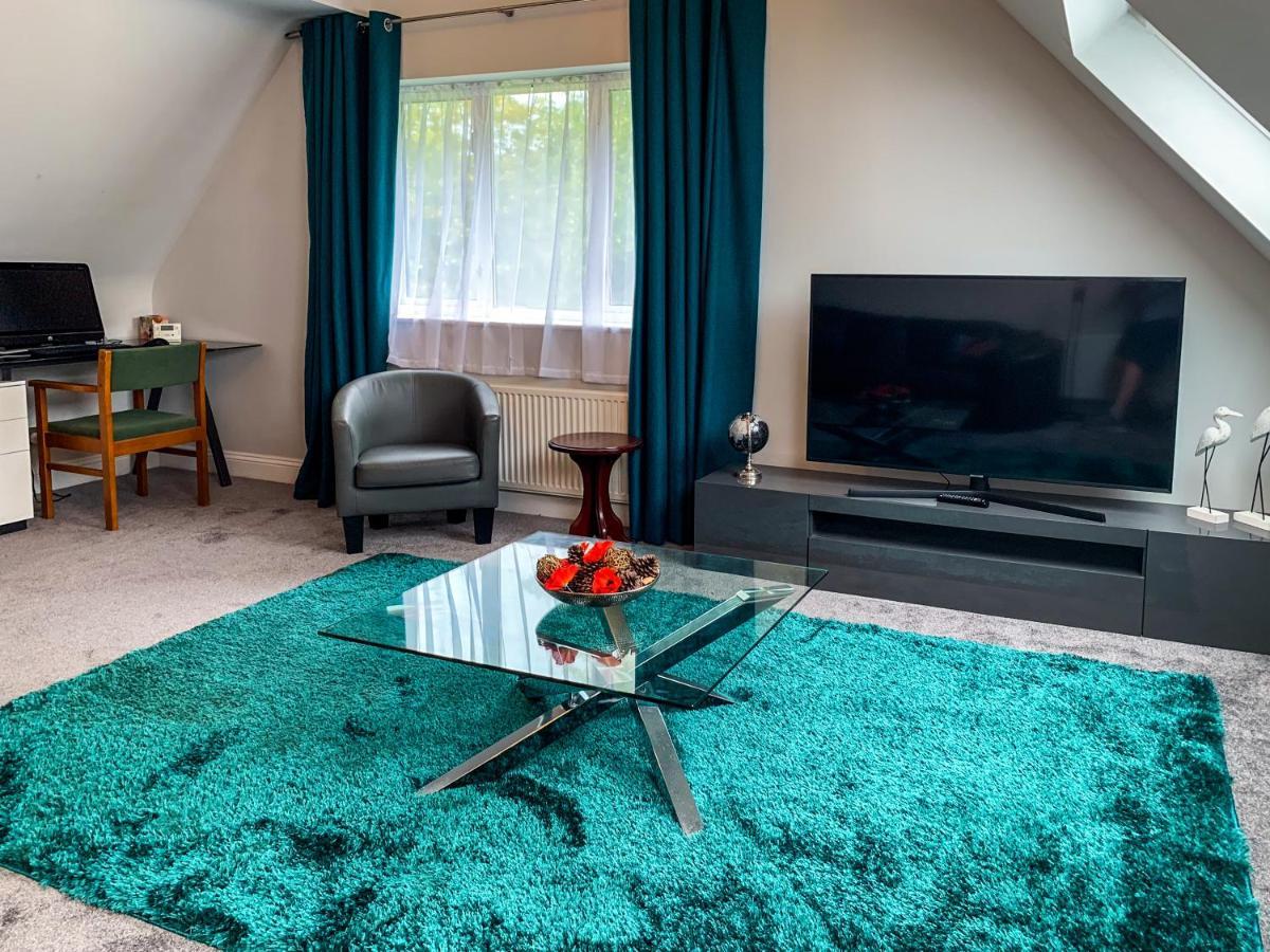 The Gables Poole, 3 Bedroom Penthouse Apartment