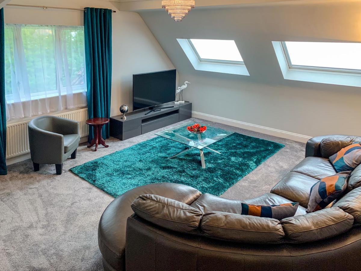 The Gables Poole, 3 Bedroom Penthouse Apartment *