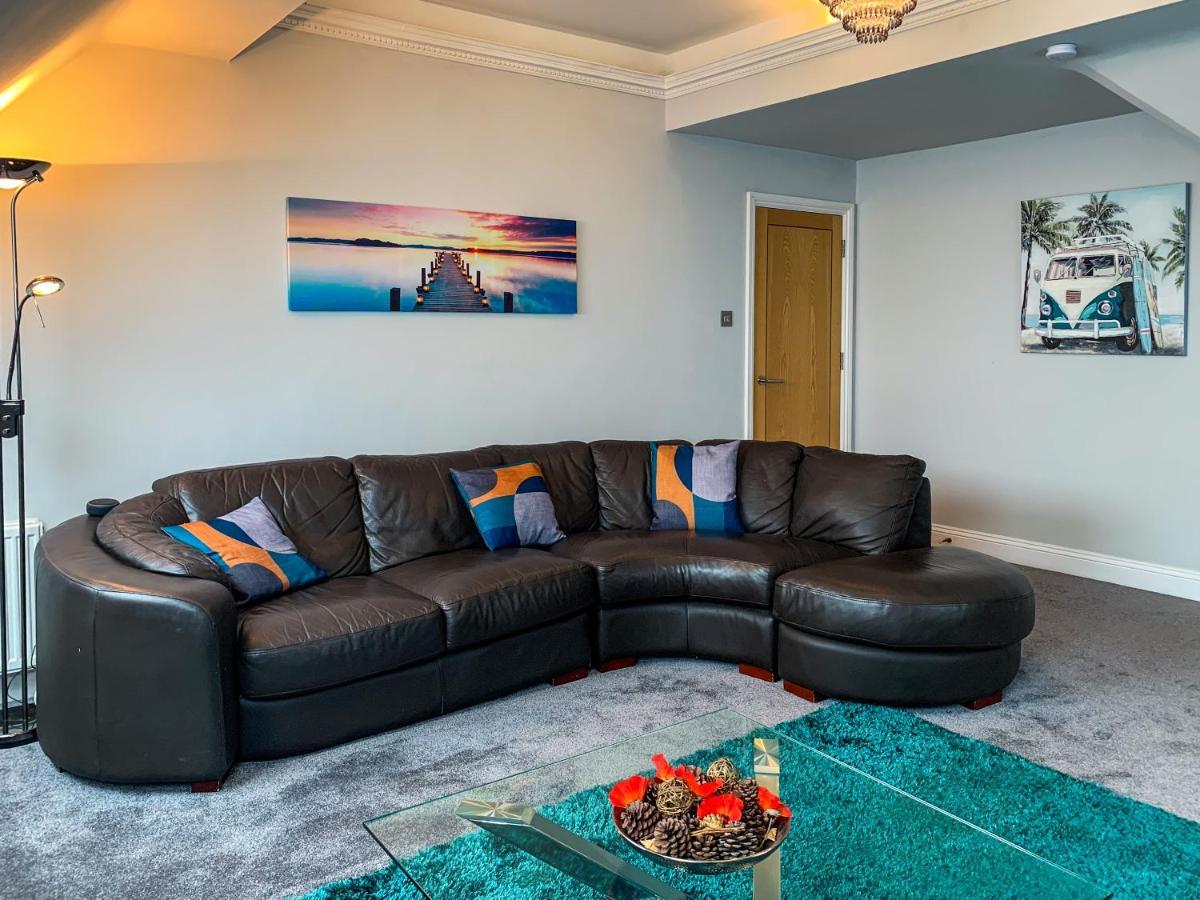 The Gables Poole, 3 Bedroom Penthouse *