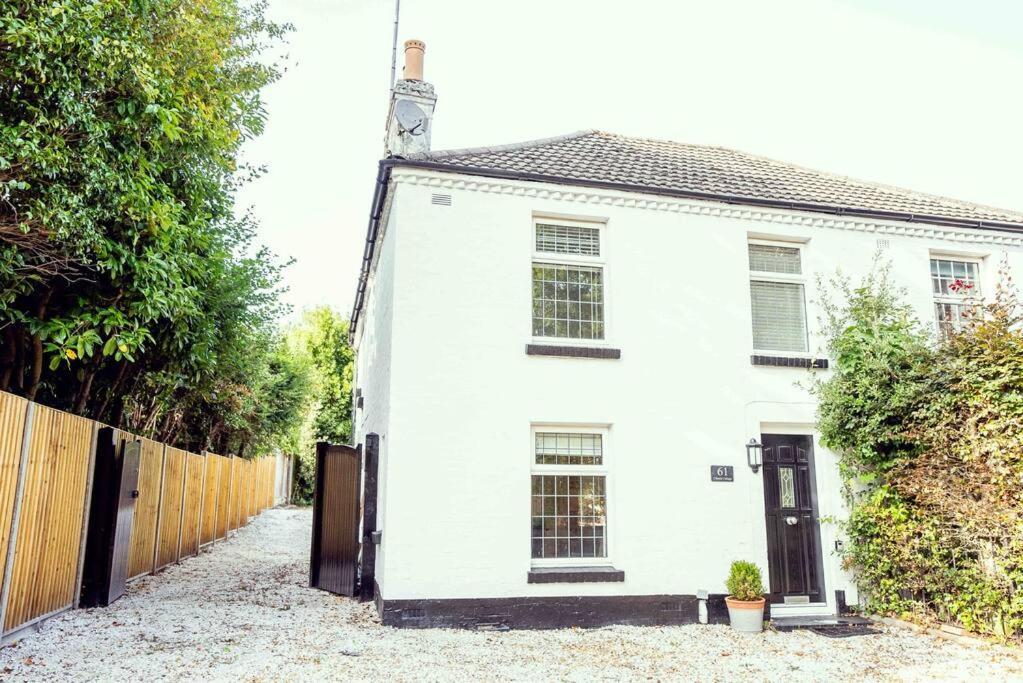 Holiday home Modern By Sandy Beach, In Vibrant Village;