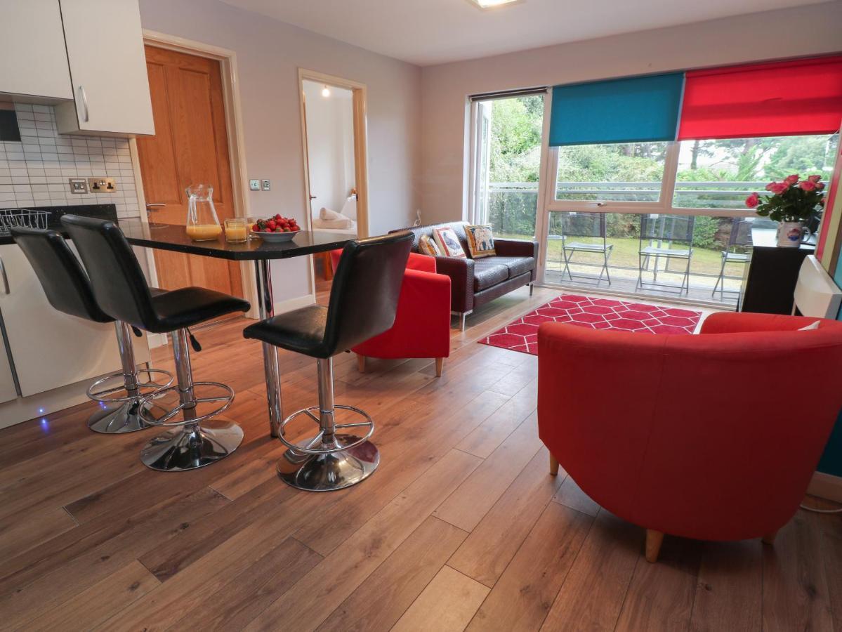 Flat 5 Fairwinds *