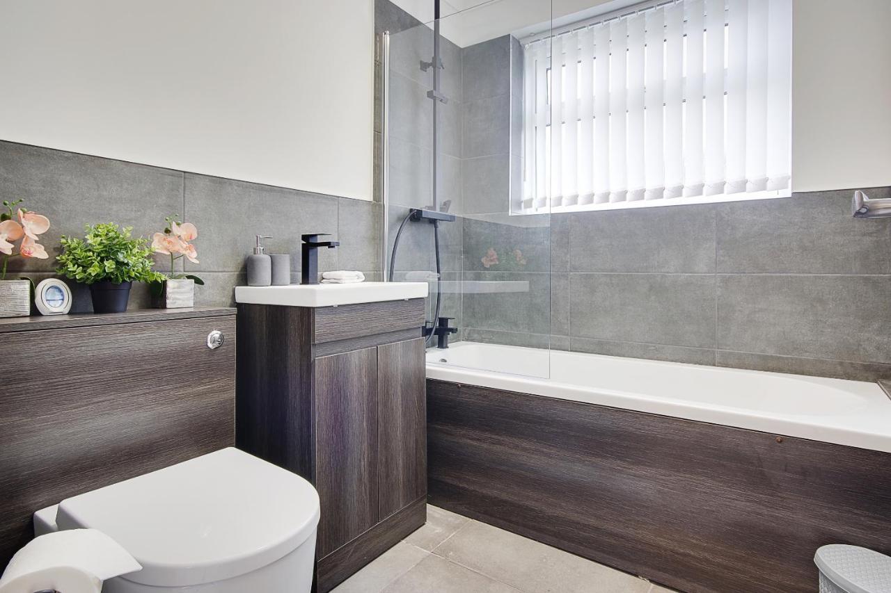 17 Banstead Road *