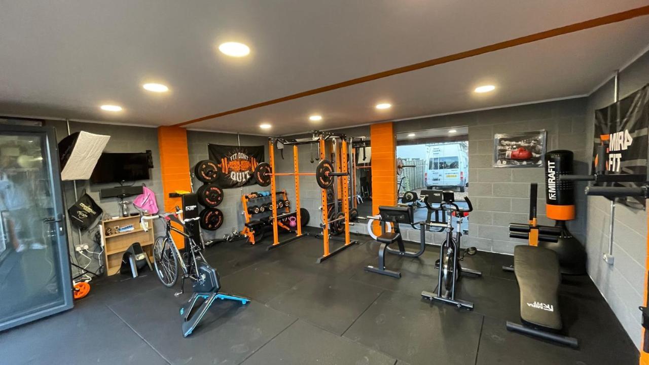 Private Luxury By The Sea, With A Personal Gym, Hot Tub, And Free Parking! *