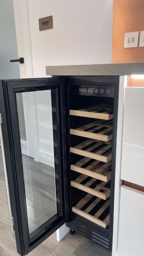 Private Luxury By The Sea, With A Personal Gym, Hot Tub, And Free Parking! Apartment