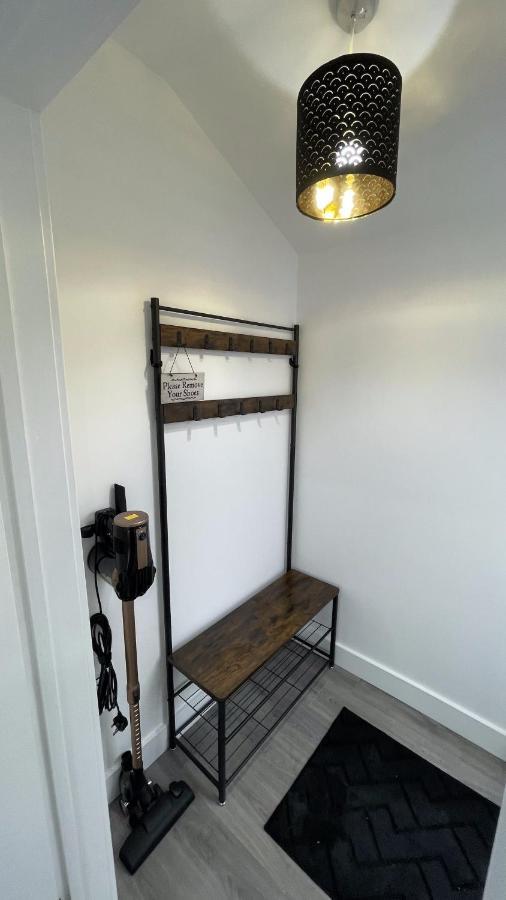 Apartment Private Luxury By The Sea, With A Personal Gym, Hot Tub, And Free Parking!
