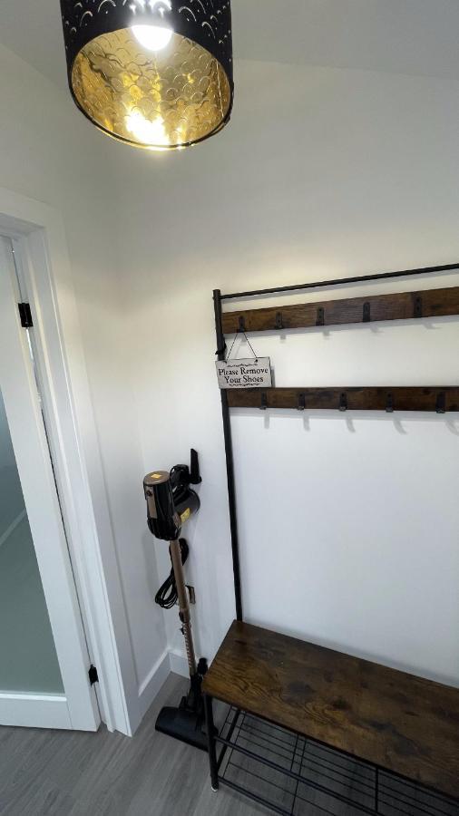 Apartment Private Luxury By The Sea, With A Personal Gym, Hot Tub, And Free Parking!