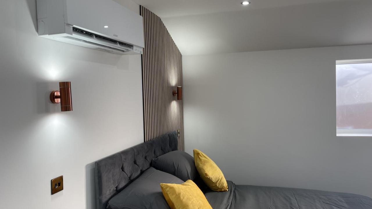 Private Luxury By The Sea, With A Personal Gym, Hot Tub, And Free Parking! * Poole