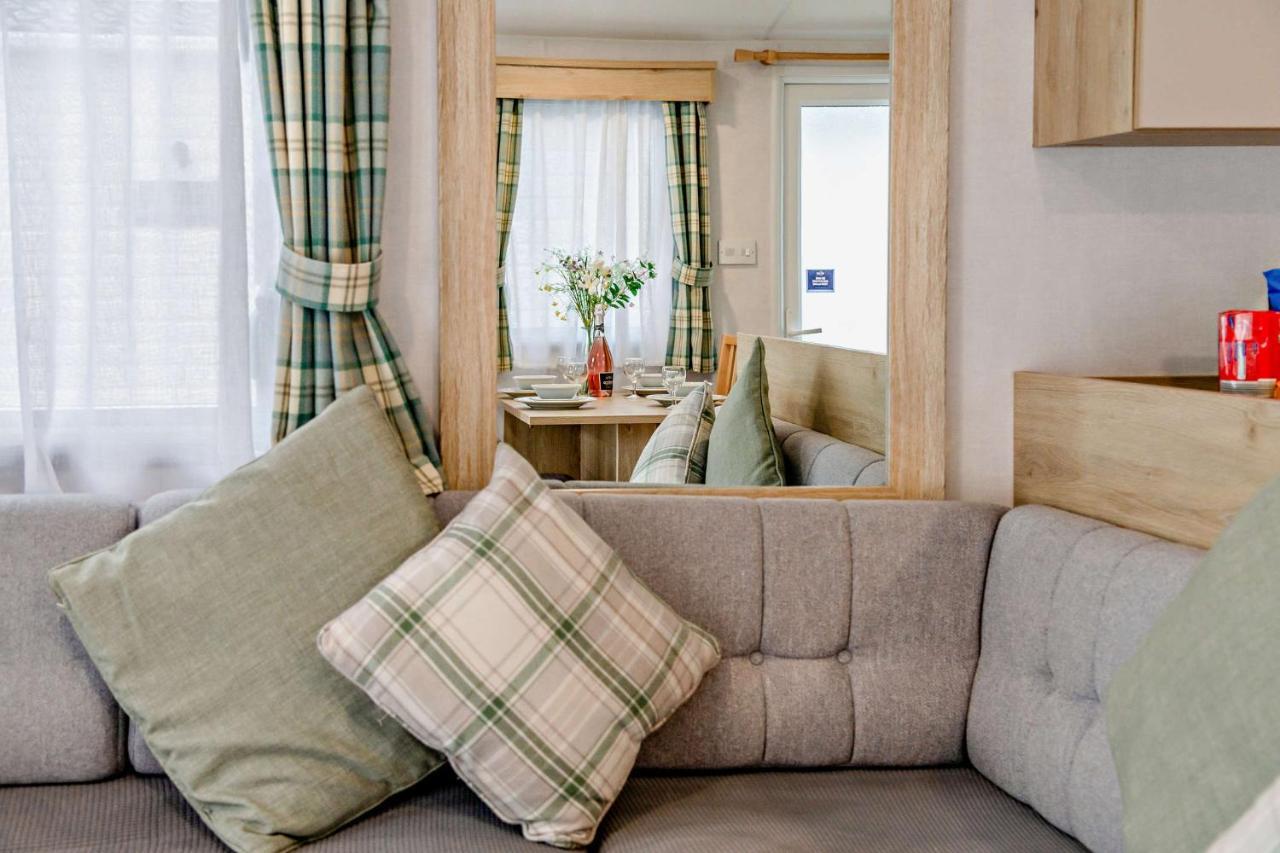 Sea La Vie Lodge, Rockley Park Park, Poole, Dorset Holiday home *
