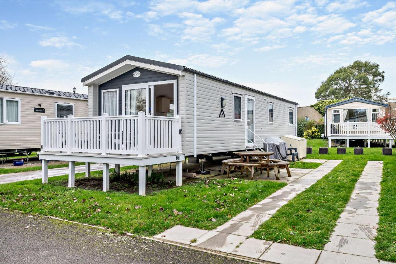 Sea La Vie Lodge, Rockley Park Park, Poole, Dorset Holiday home Poole