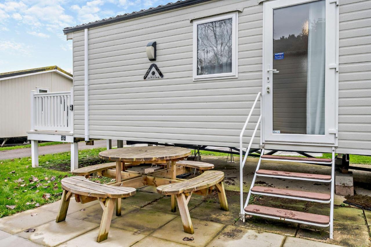 Sea La Vie Lodge, Rockley Park Park, Poole, Dorset * Poole